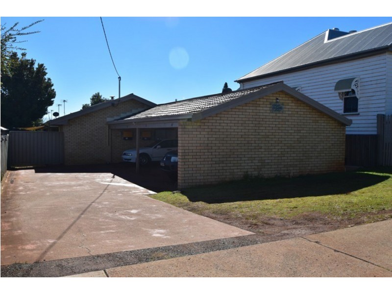 3/235A South  St, South Toowoomba QLD 4350