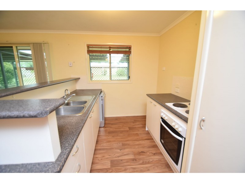 37 John St, Cambooya QLD 4358