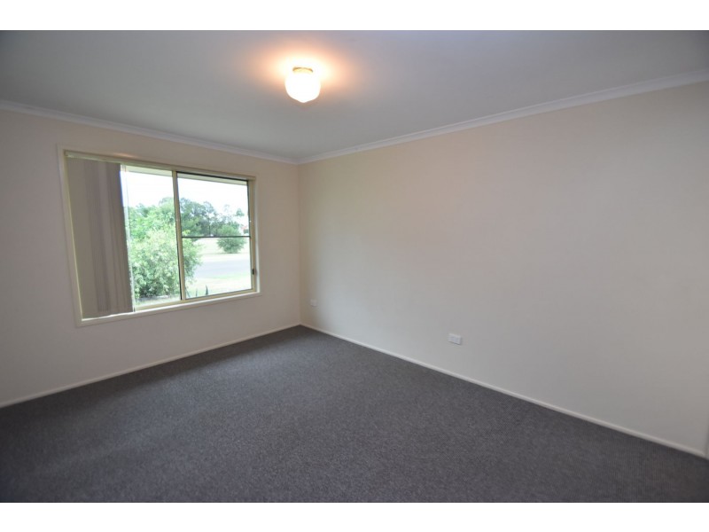 37 John St, Cambooya QLD 4358