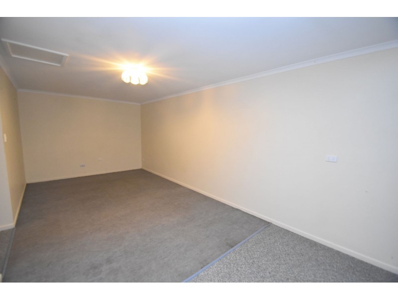 37 John St, Cambooya QLD 4358