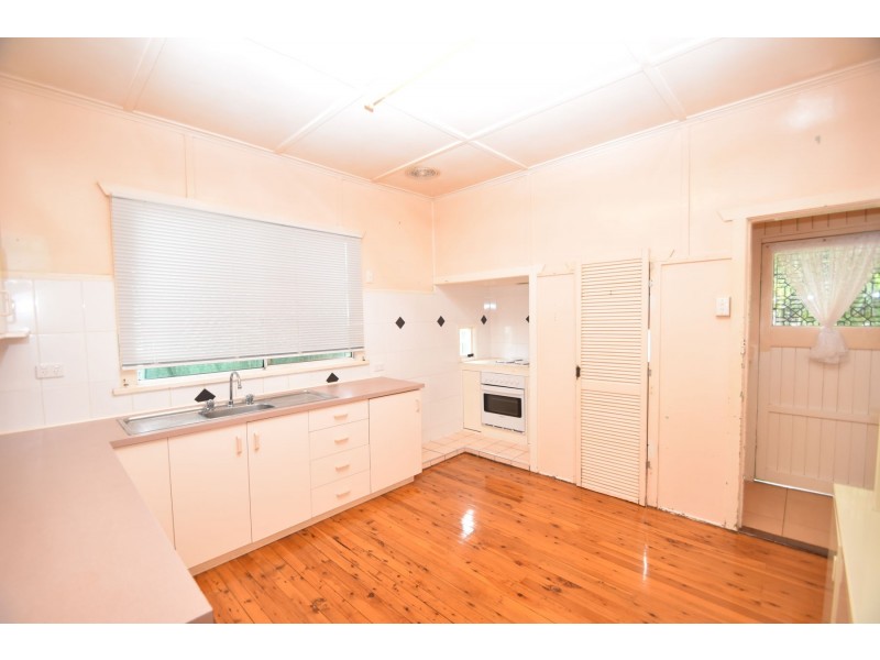 9B Victory Street, Newtown QLD 4350