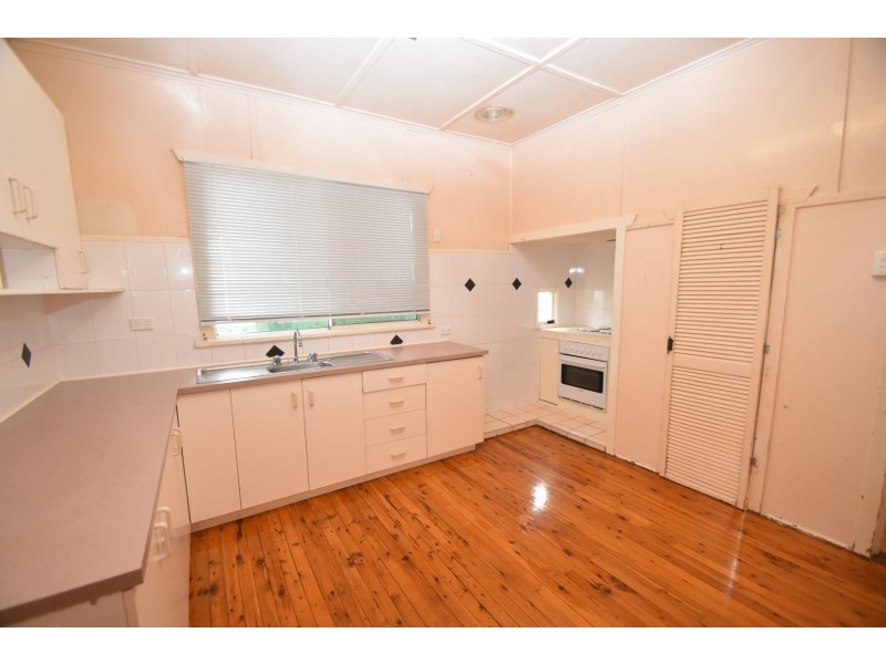 9B Victory Street, Newtown QLD 4350