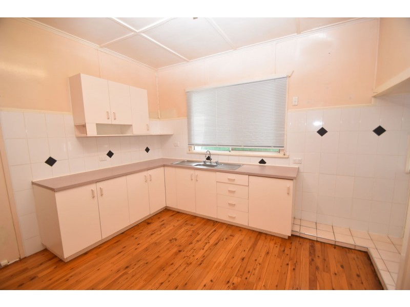 9B Victory Street, Newtown QLD 4350