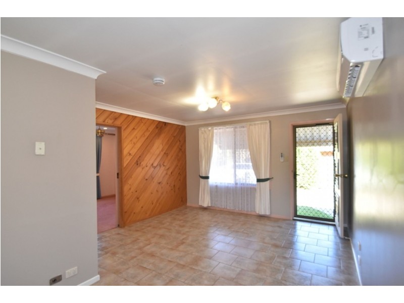 1/23 Friend Street, Harristown QLD 4350
