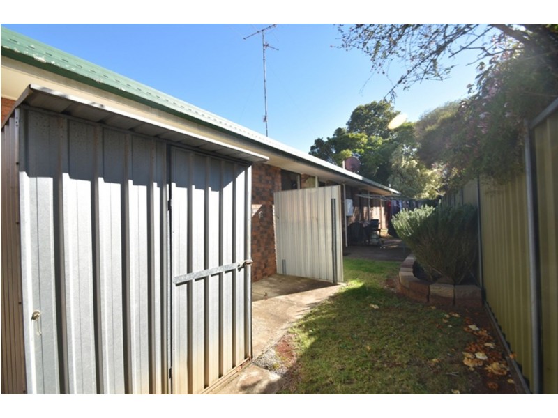 1/23 Friend Street, Harristown QLD 4350