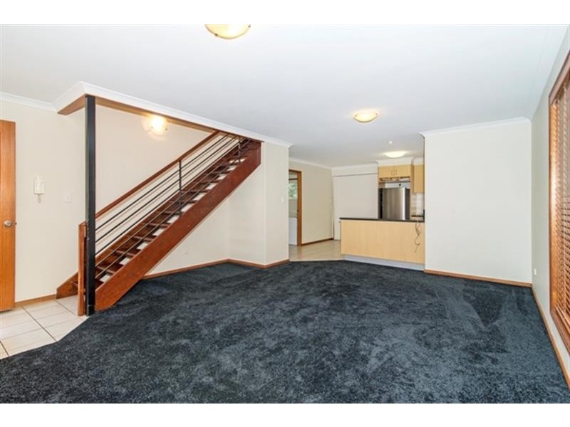 4/2 Garde Street, Centenary Heights QLD 4350