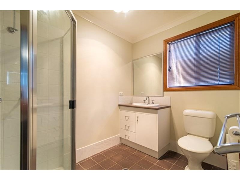 4/2 Garde Street, Centenary Heights QLD 4350