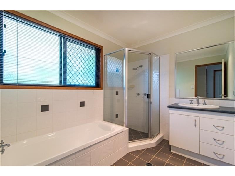 4/2 Garde Street, Centenary Heights QLD 4350