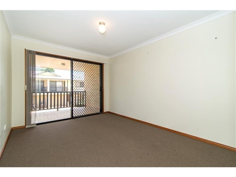 4/2 Garde Street, Centenary Heights QLD 4350