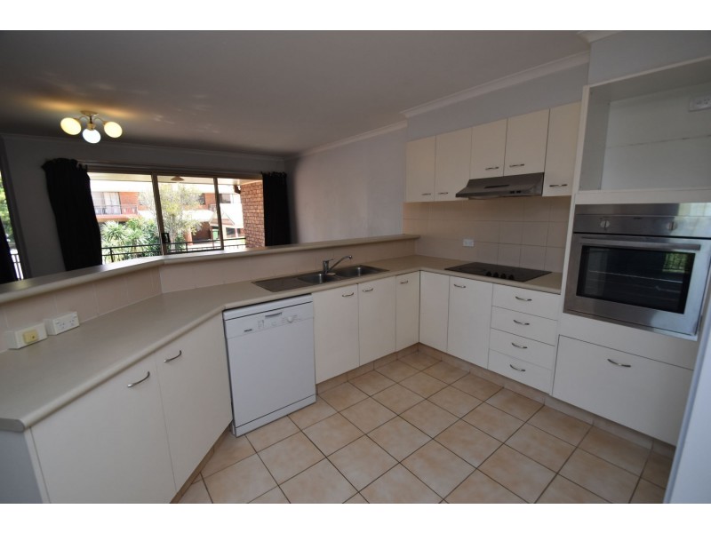 24/367 Margaret  Street, Newtown QLD 4350