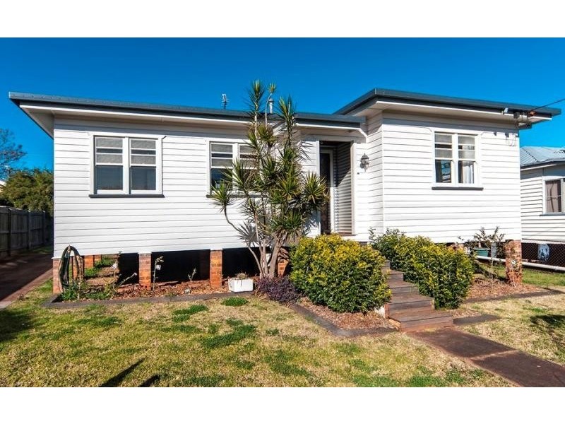 4 Beirne  Street, South Toowoomba QLD 4350