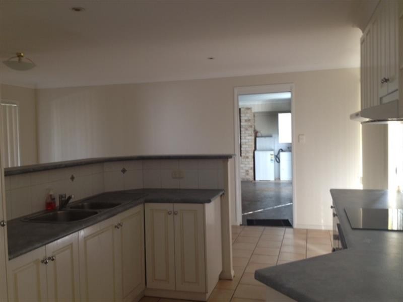 363 Spring Street, Kearneys Spring QLD 4350