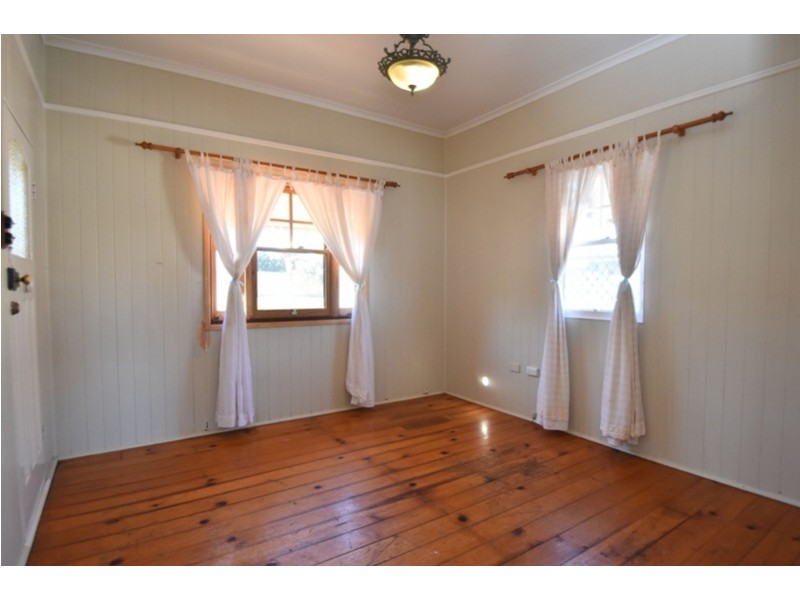 47 Suffolk St, Rangeville QLD 4350