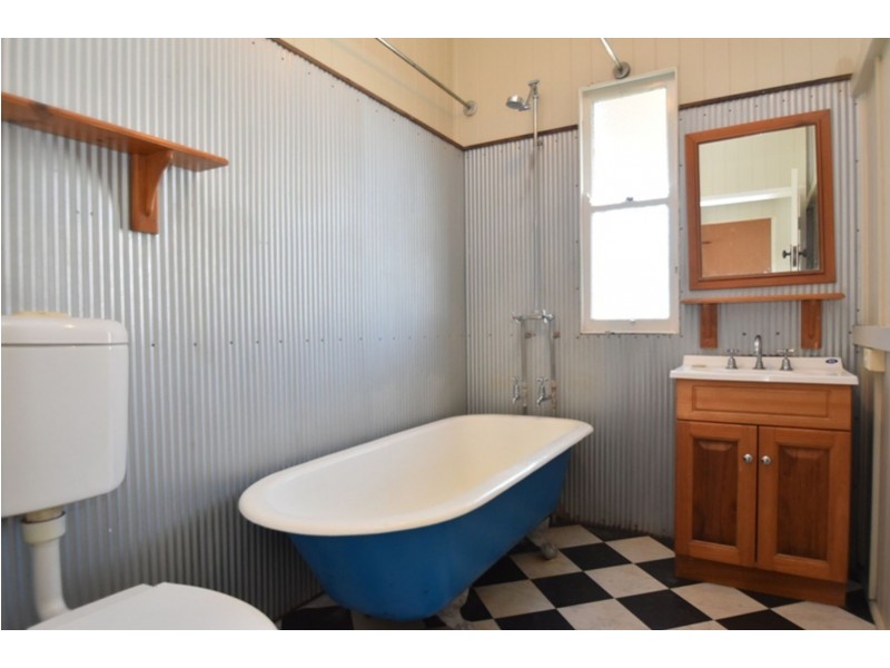 47 Suffolk St, Rangeville QLD 4350