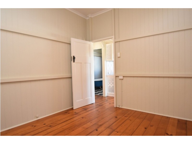 47 Suffolk St, Rangeville QLD 4350