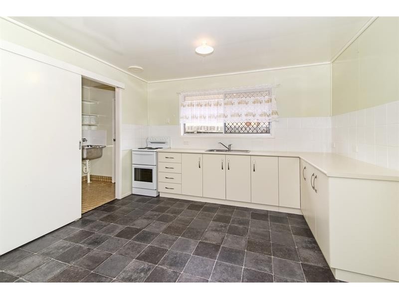 320 Goombungee Rd, Harlaxton QLD 4350