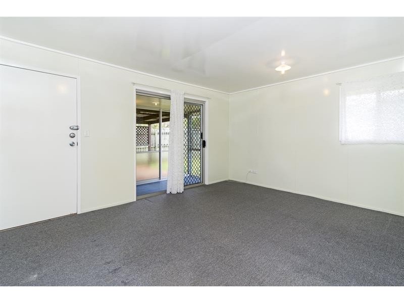 320 Goombungee Rd, Harlaxton QLD 4350
