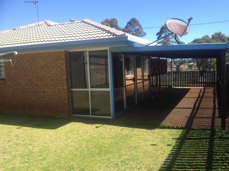 320 Goombungee Rd, Harlaxton QLD 4350