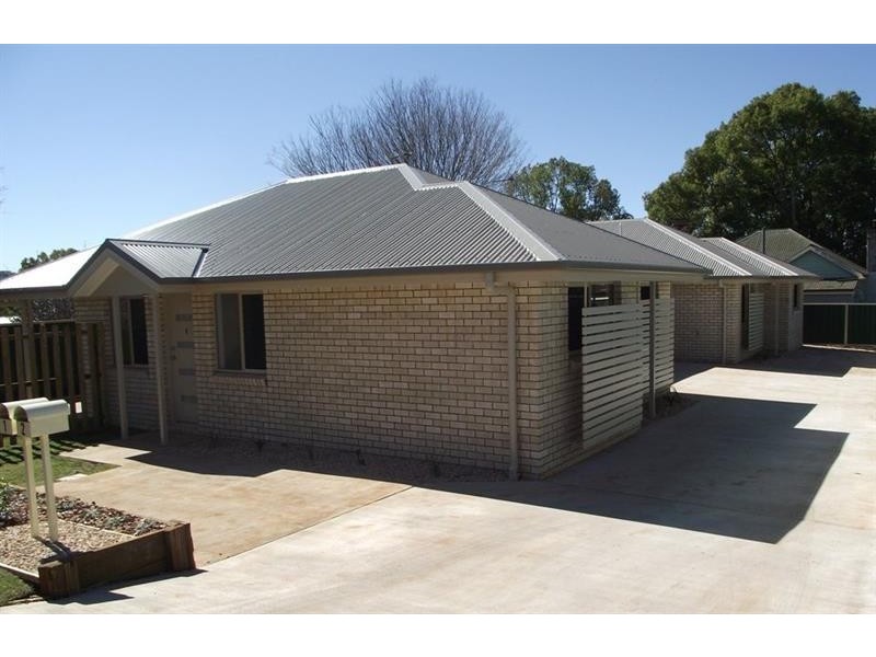 1/16 Price Lane, Toowoomba City QLD 4350