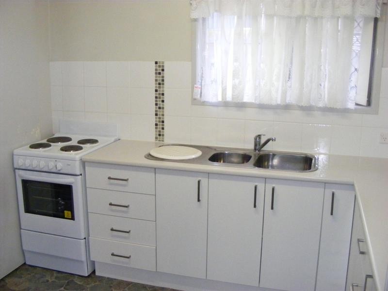 1/3 Hazzard St, Centenary Heights QLD 4350