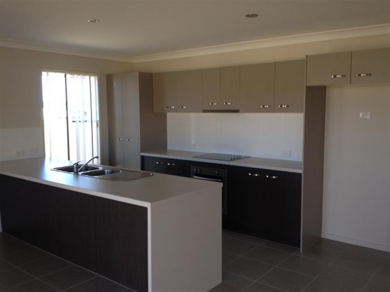 12 Taragon St, Glenvale QLD 4350