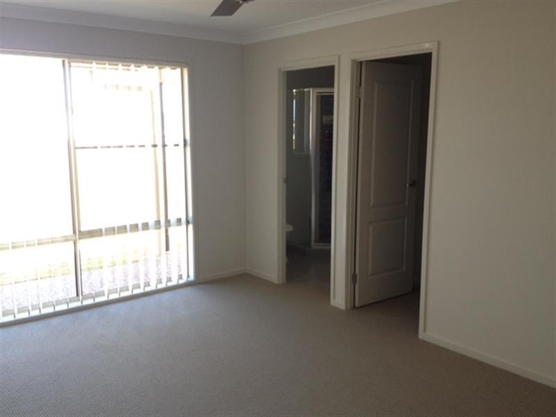 12 Taragon St, Glenvale QLD 4350