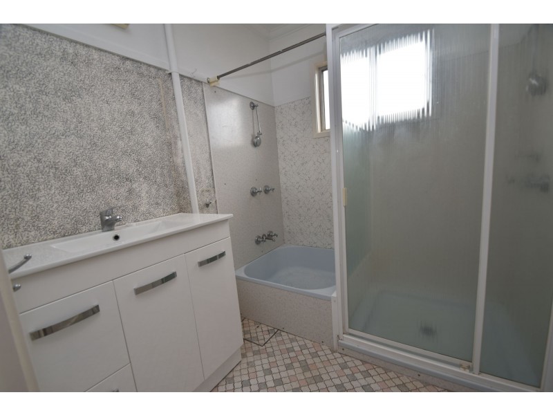 1/12 Jean Street, Harristown QLD 4350