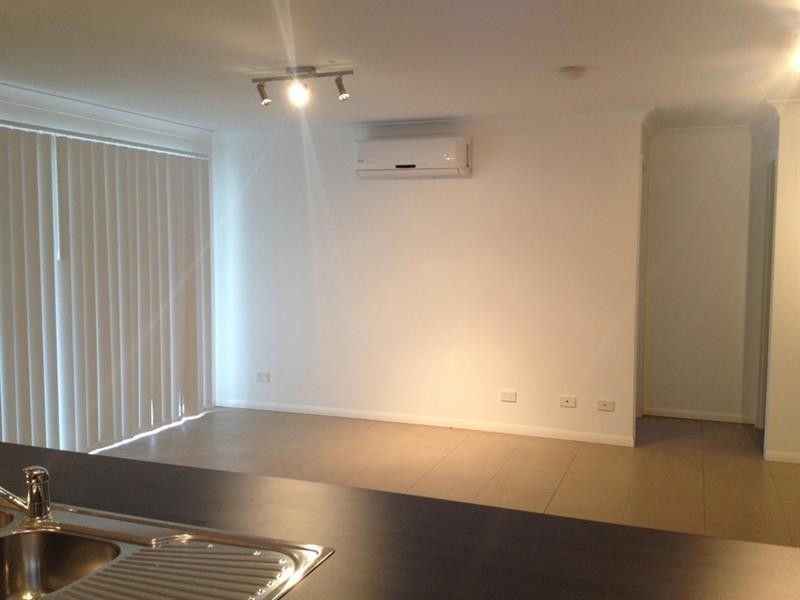 3/3b Gladstone Street, Newtown QLD 4350
