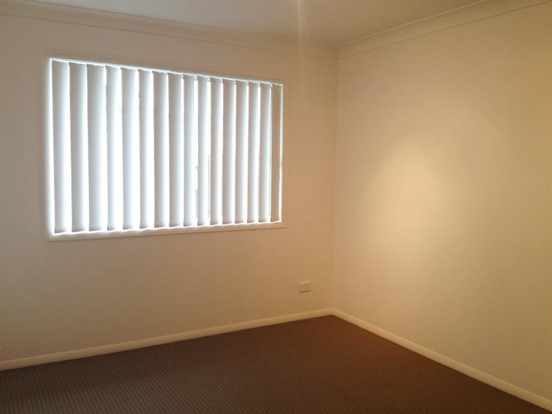 3/3b Gladstone Street, Newtown QLD 4350