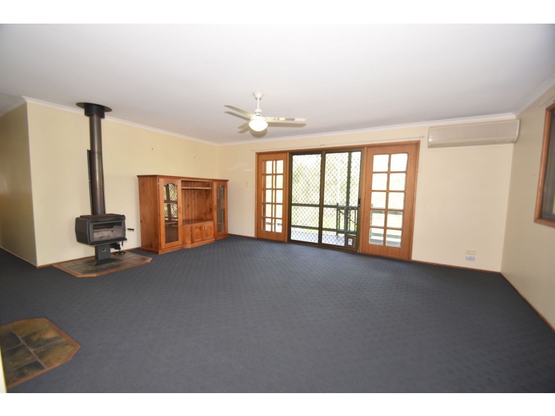 64 Dugandan  Road, Upper Lockyer QLD 4352