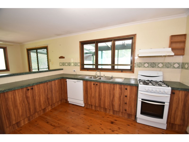 64 Dugandan  Road, Upper Lockyer QLD 4352