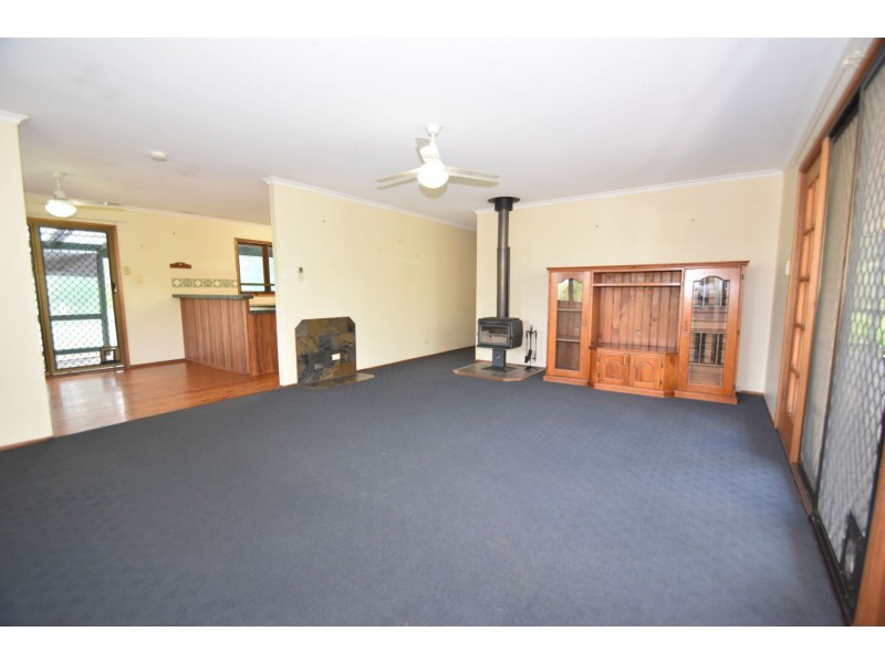 64 Dugandan  Road, Upper Lockyer QLD 4352