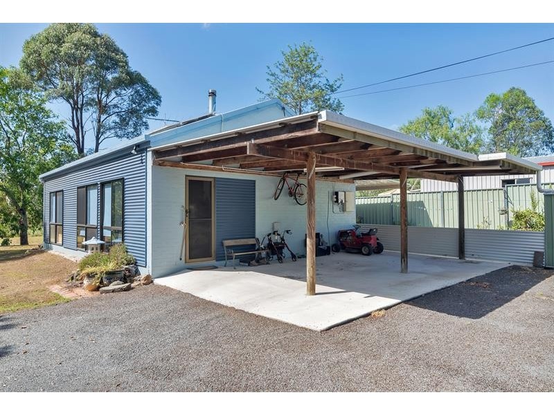 28 Stewart Street, Withcott QLD 4352