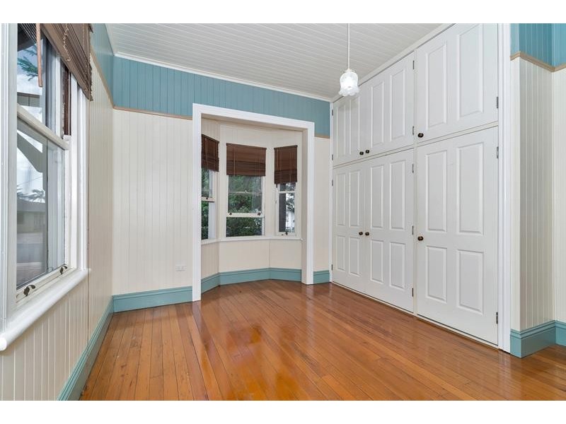 204 Campbell  Street, Newtown QLD 4350