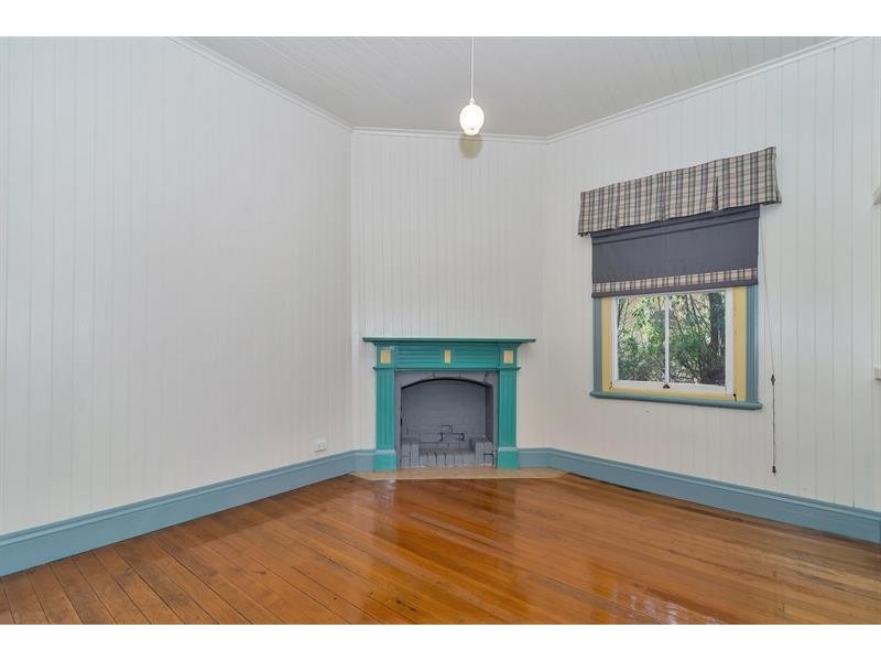 204 Campbell  Street, Newtown QLD 4350