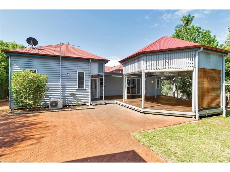 204 Campbell  Street, Newtown QLD 4350