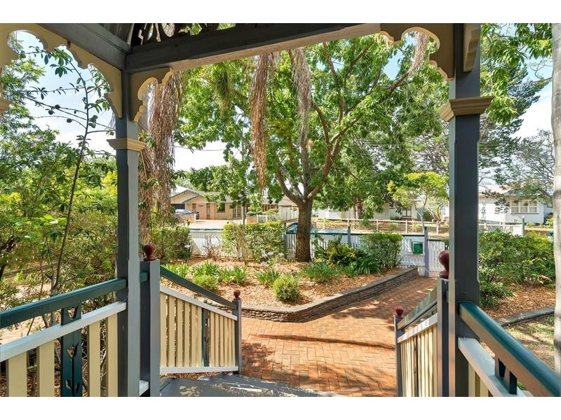 204 Campbell  Street, Newtown QLD 4350