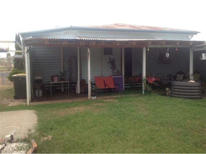 1 Blaxland Road, Dalby QLD 4405