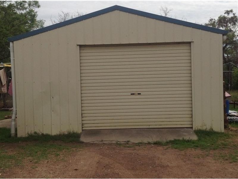 1 Blaxland Road, Dalby QLD 4405