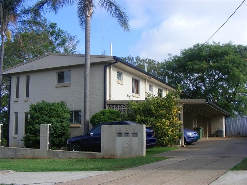 2/3 Pierce  Street, South Toowoomba QLD 4350