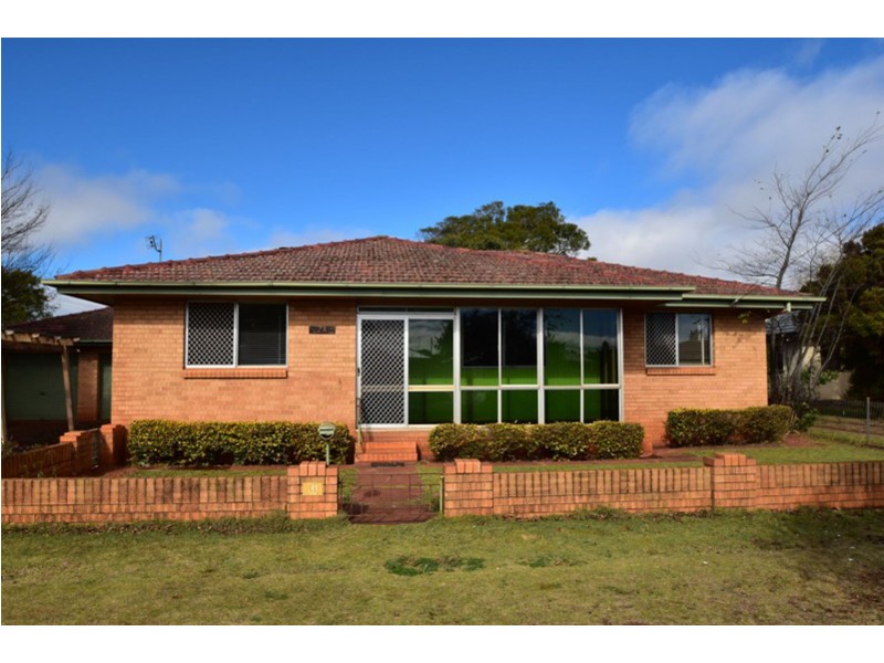 2A Phyllis Street, Harristown QLD 4350