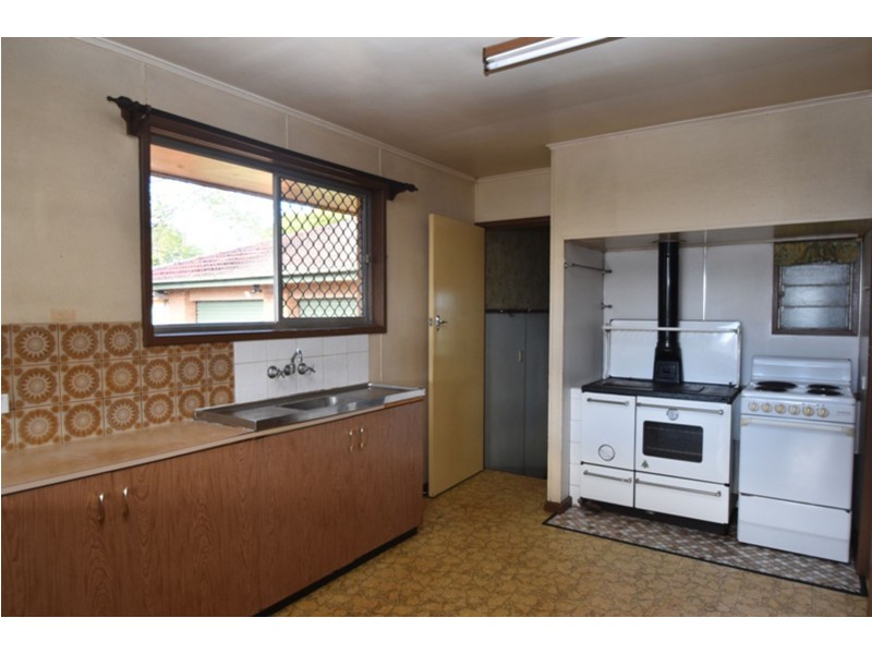 2A Phyllis Street, Harristown QLD 4350