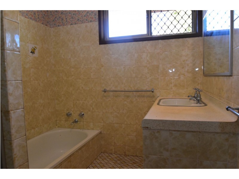 2A Phyllis Street, Harristown QLD 4350