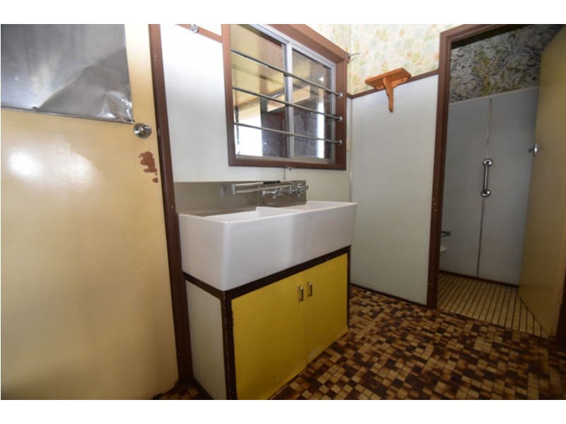 2A Phyllis Street, Harristown QLD 4350