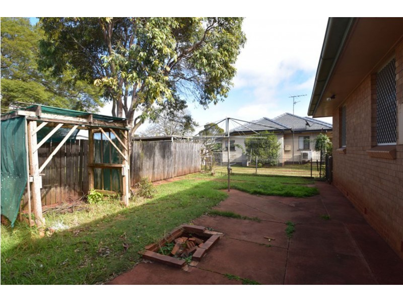 2A Phyllis Street, Harristown QLD 4350