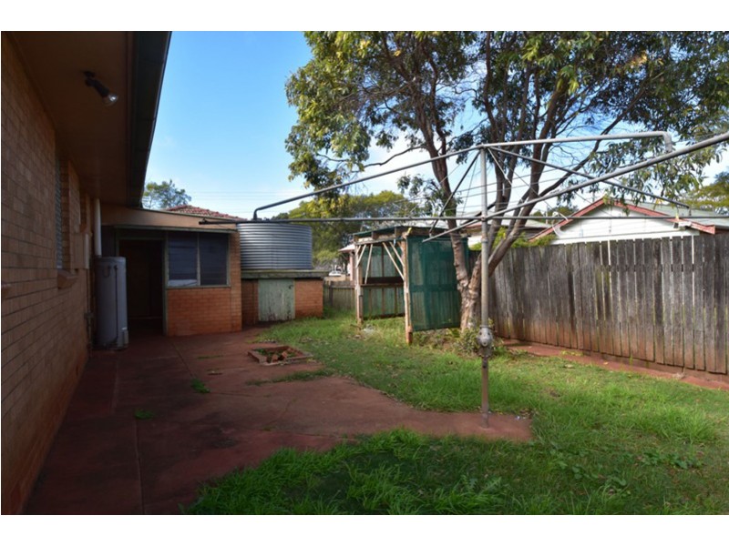 2A Phyllis Street, Harristown QLD 4350
