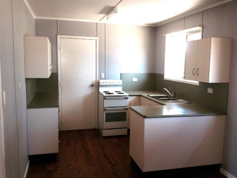 64 Sardon St, Centenary Heights QLD 4350