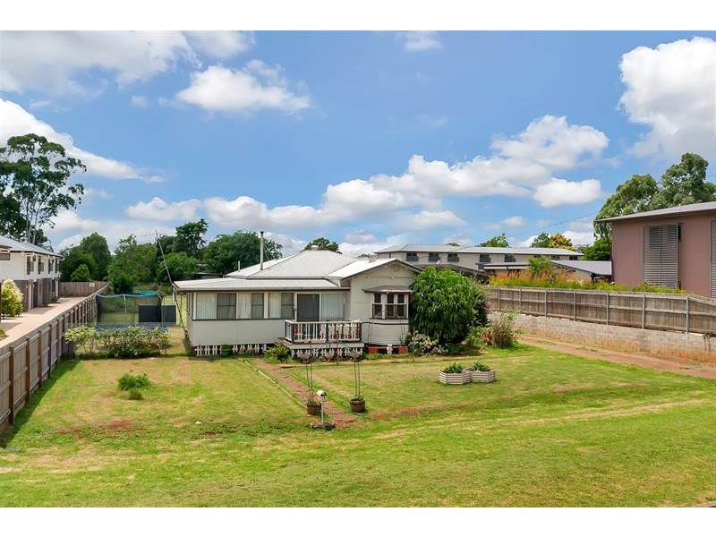 28 Ellis St, Wilsonton QLD 4350