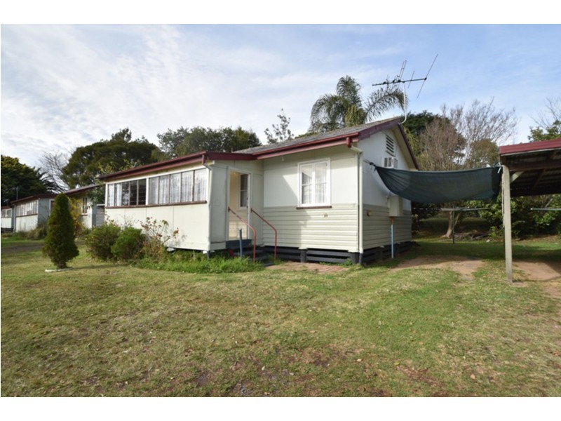18/21 West St, Newtown QLD 4350