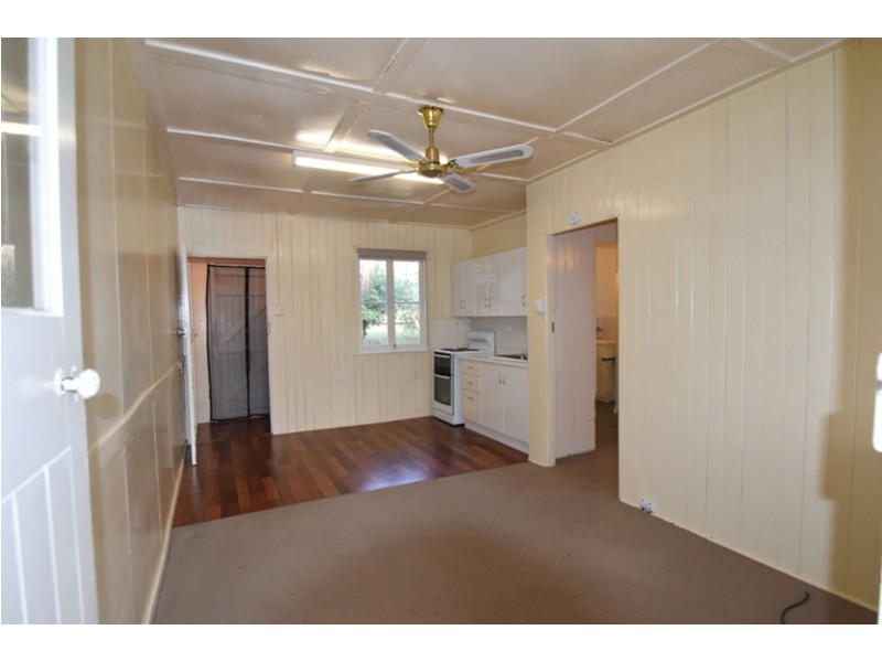 18/21 West St, Newtown QLD 4350